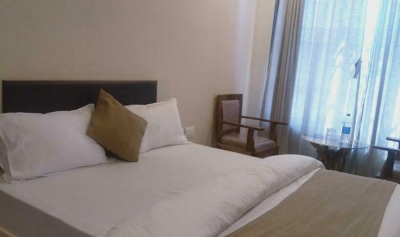 Номер Deluxe, Success Residency