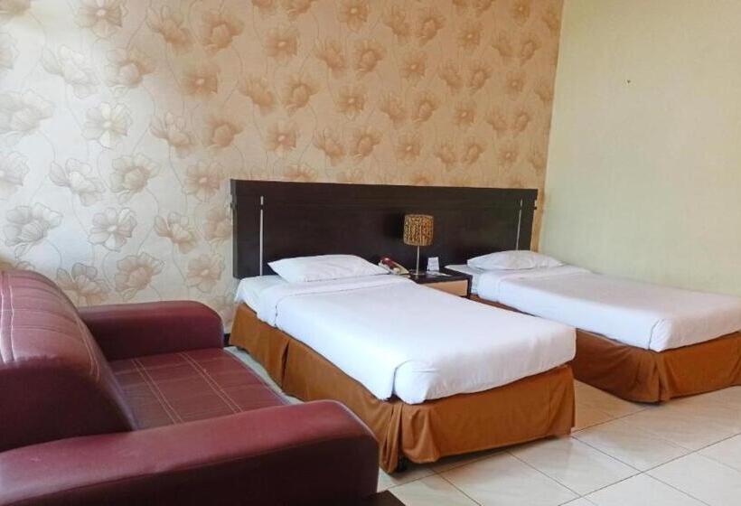 Номер Deluxe, Bandung Permai Hotel Jember