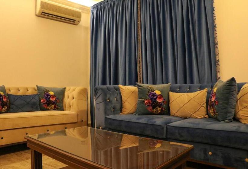 سوئیت اجرایی با چشم‌انداز دریا, Grand Suites