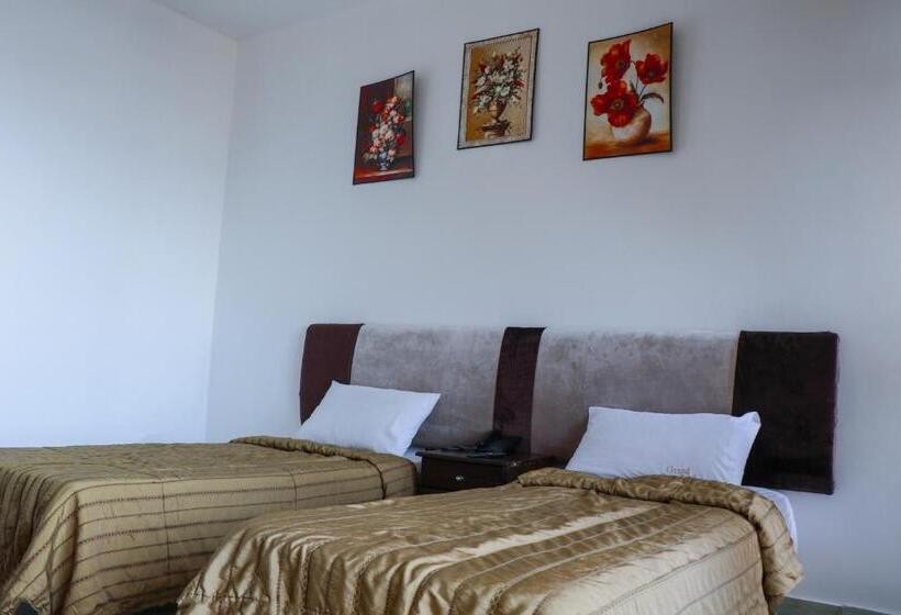 Triple Room Sea View, Grand Suites