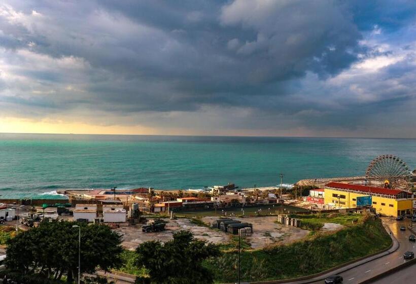 اتاق لوکس با چشم‌انداز دریا, Grand Suites