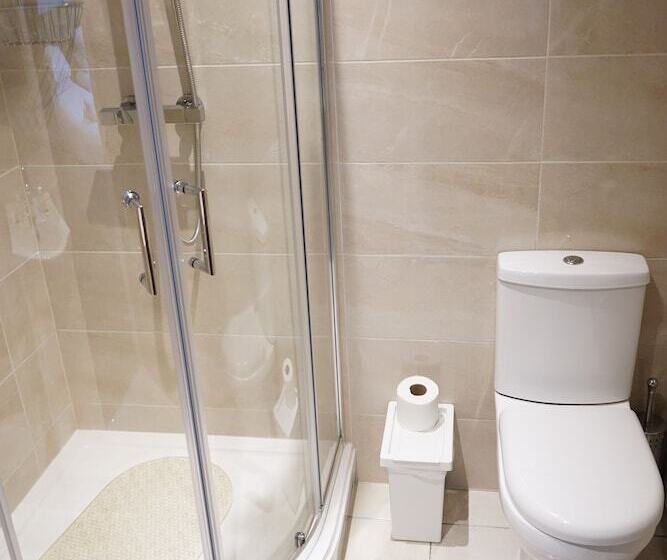 Quarto Triplo Estandar, Marlborough