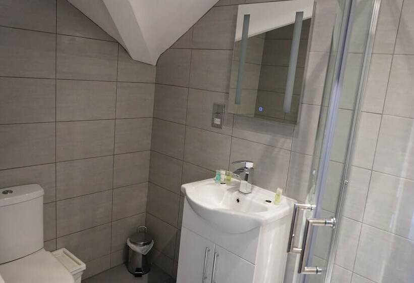 Quarto Triplo Deluxe, Marlborough