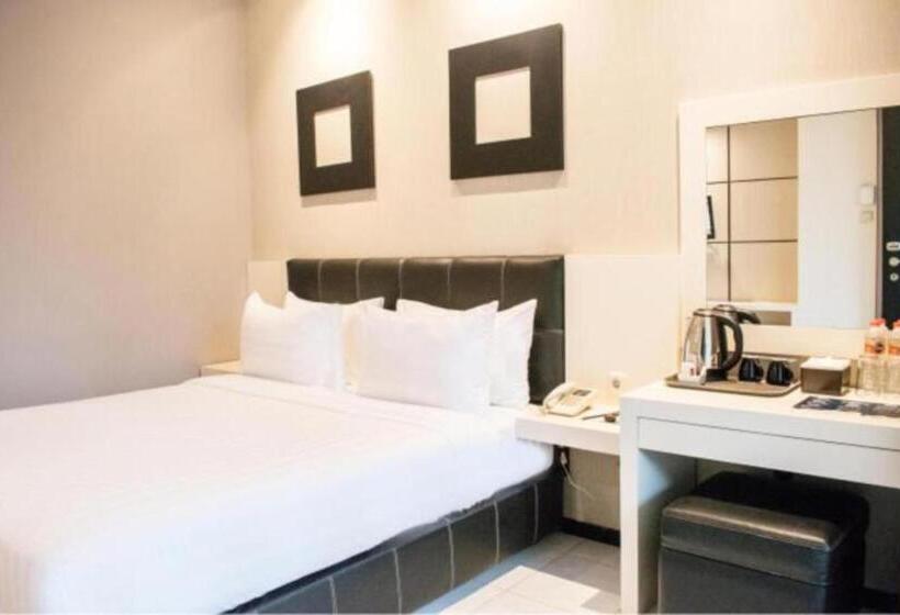 Номер Superior, Luminor Hotel Jember By Wh