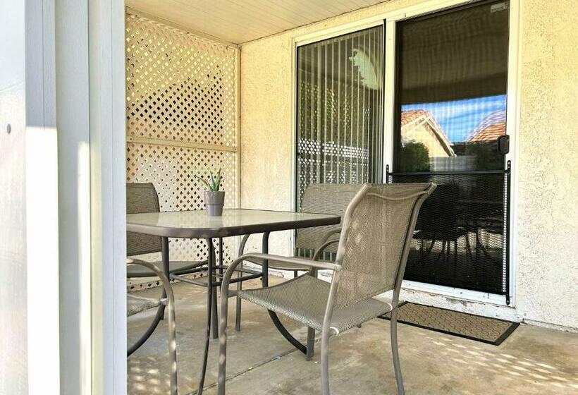 스탠다드 룸, Private Festive Room With Desk In The Country