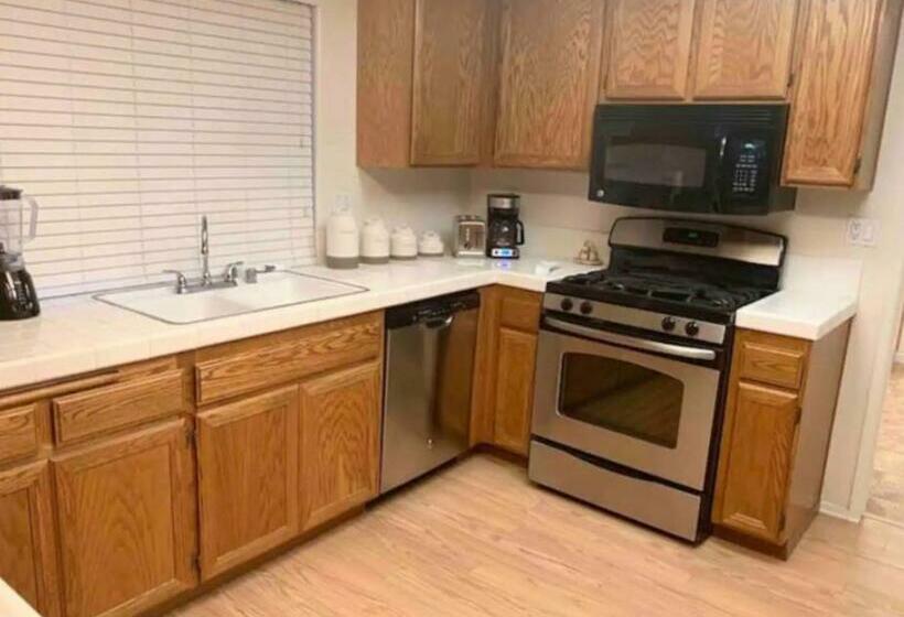 스탠다드 룸, Private Festive Room With Desk In The Country