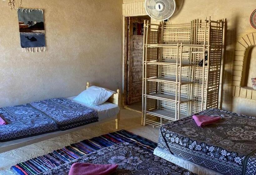 اتاق ساده سه‌ نفره, Tijan Siwa