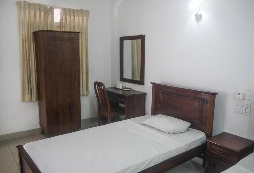 Номер Economy, Visaka Hotel   Kataragama