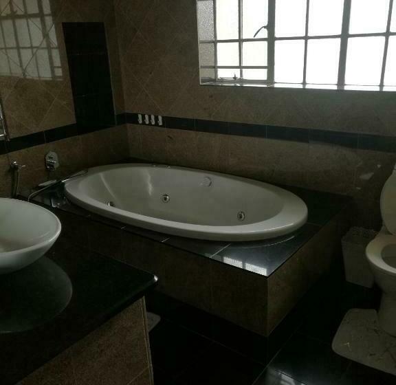 اتاق استاندارد با تخت بزرگ, Home Away From Home