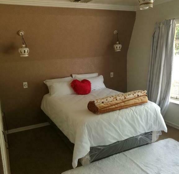 اتاق استاندارد با تخت بزرگ, Home Away From Home