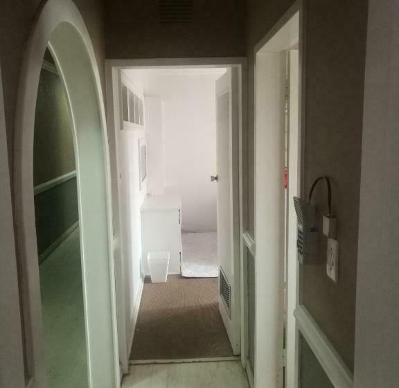 اتاق استاندارد با سرویس بهداشتی مشترک, Home Away From Home