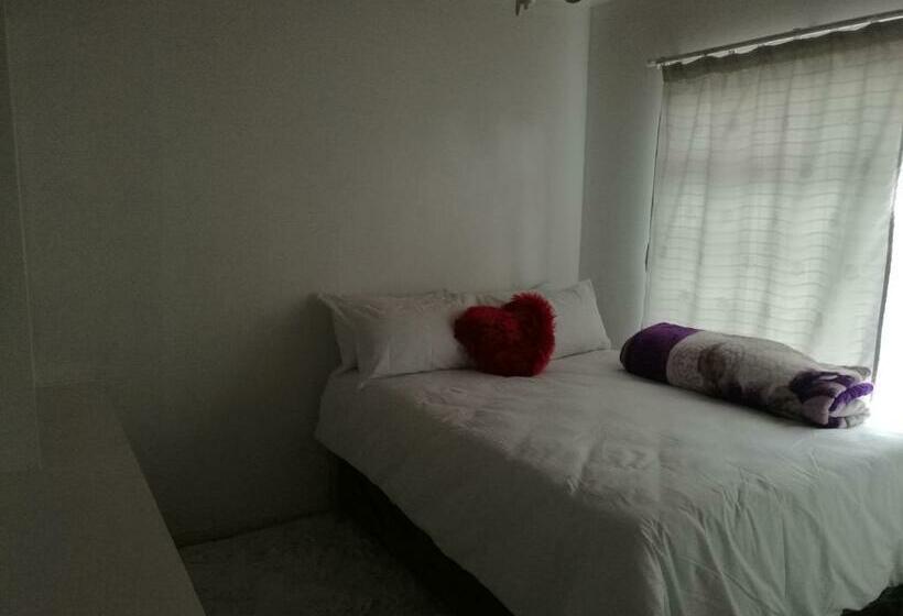 اتاق لوکس, Home Away From Home