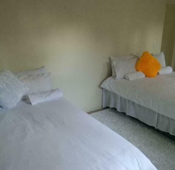 اتاق خانوادگی, Home Away From Home