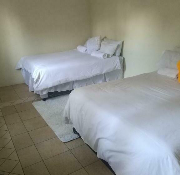 اتاق خانوادگی, Home Away From Home