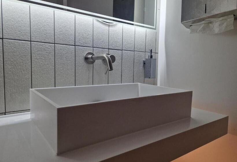 带大床的豪华间, Beautiful Rooms In London
