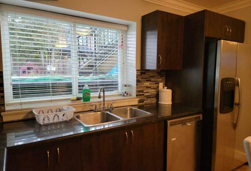 Family Suite, Oscar Inn & 2bd Family Suite Or Private Room