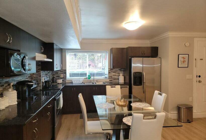 Family Suite, Oscar Inn & 2bd Family Suite Or Private Room