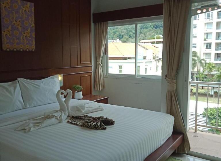 اتاق استاندارد با بالکن, New Forest Patong
