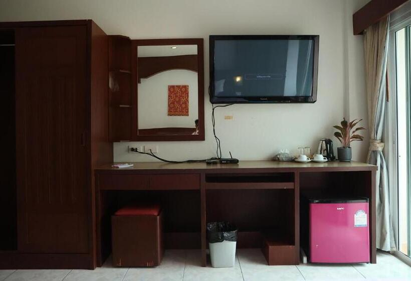 اتاق استاندارد با تخت بزرگ, New Forest Patong