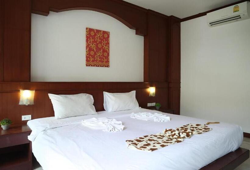 اتاق استاندارد با تخت بزرگ, New Forest Patong