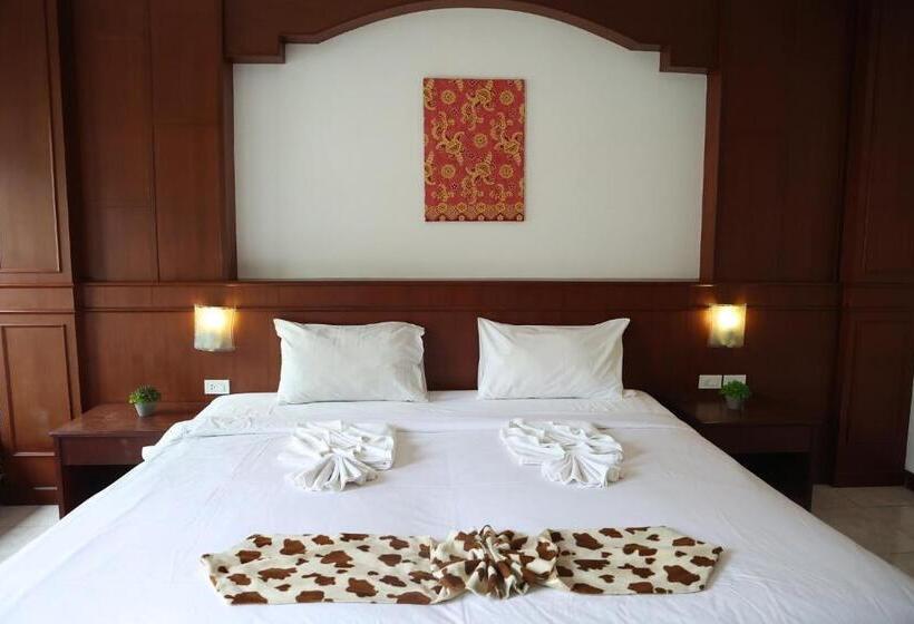 اتاق استاندارد با تخت بزرگ, New Forest Patong