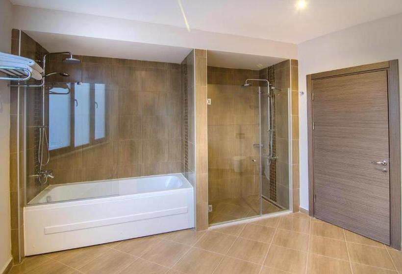 Апартаменты 3 Спальни, Ladies Beach Suite