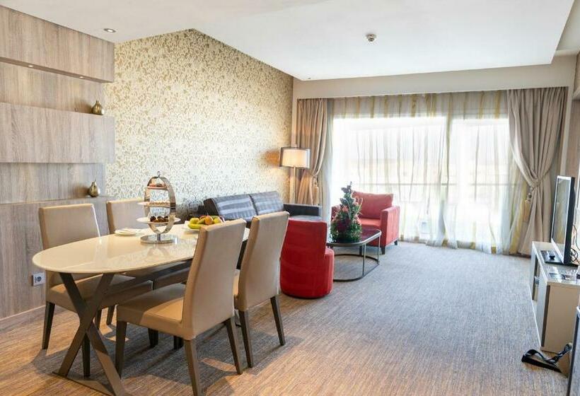 Suite Llit King, Royal Tulip City Center