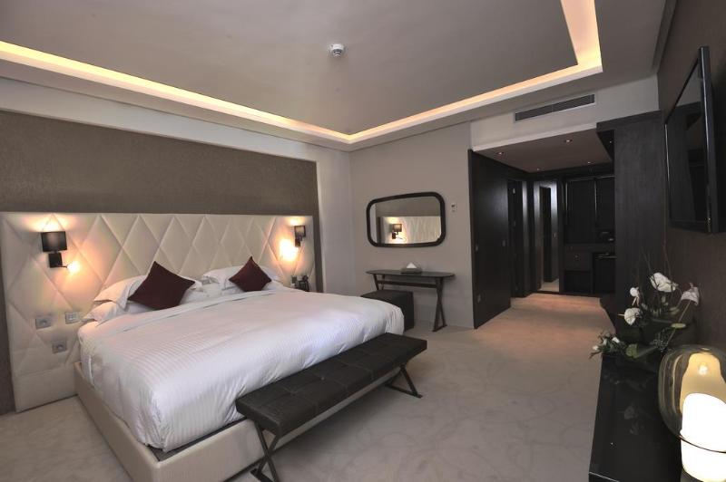 سوئیت با تخت بزرگ, Royal Tulip City Center