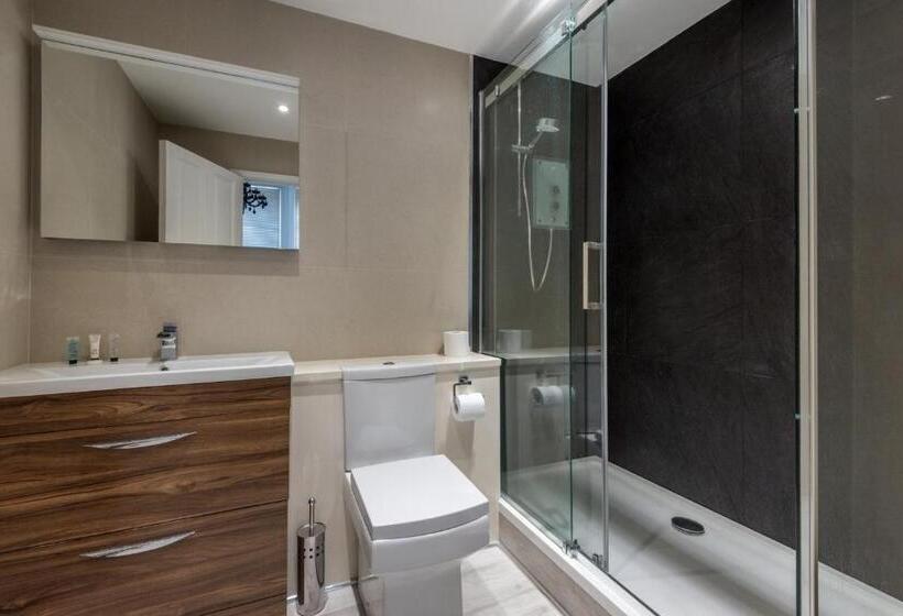 Quarto Premium, Innit Bliss