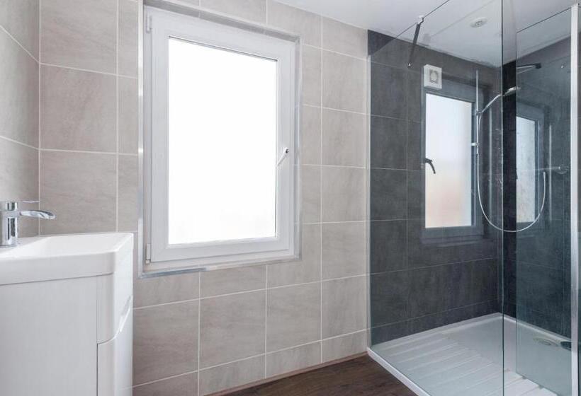 Quarto Quadruplo Estandar Banheiro Compartilhado, Innit Bliss