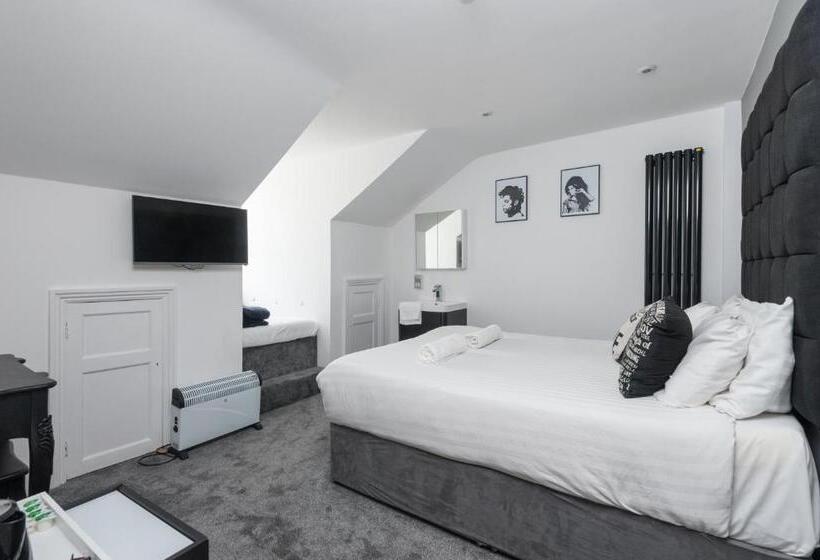 Quarto Estandar Banheiro Compartilhado, Innit Bliss