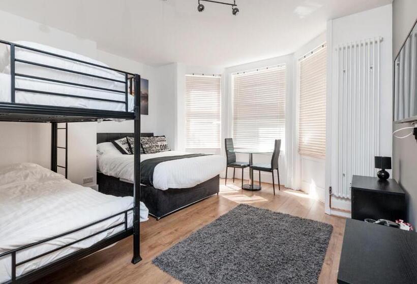 Quarto Quádruplo Premium, Innit Bliss