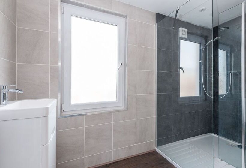 Quarto Estandar Banheiro Compartilhado, Innit Bliss