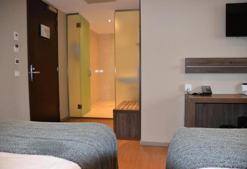 Номер Стандарт Трехместный, Ozo Hotels Arena Amsterdam
