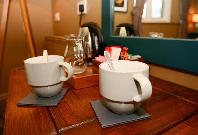 Номер Стандарт, Plough Inn