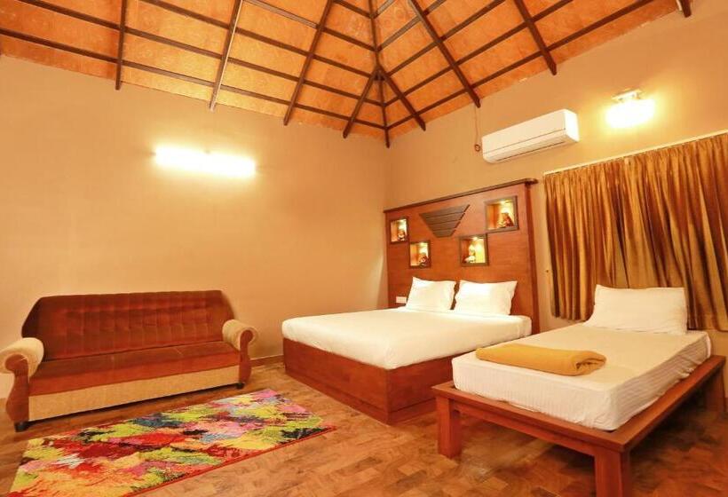标准间带游泳池, Selvamathi Farm Resorts