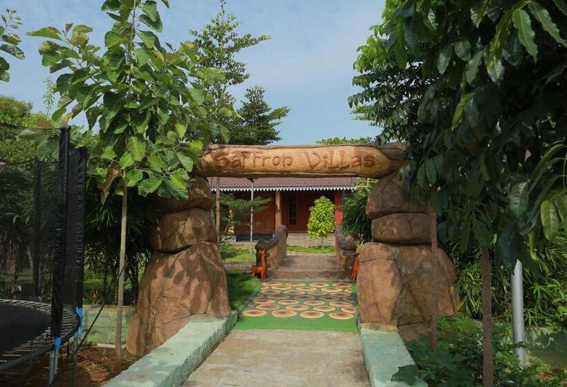 家庭套房, Selvamathi Farm Resorts