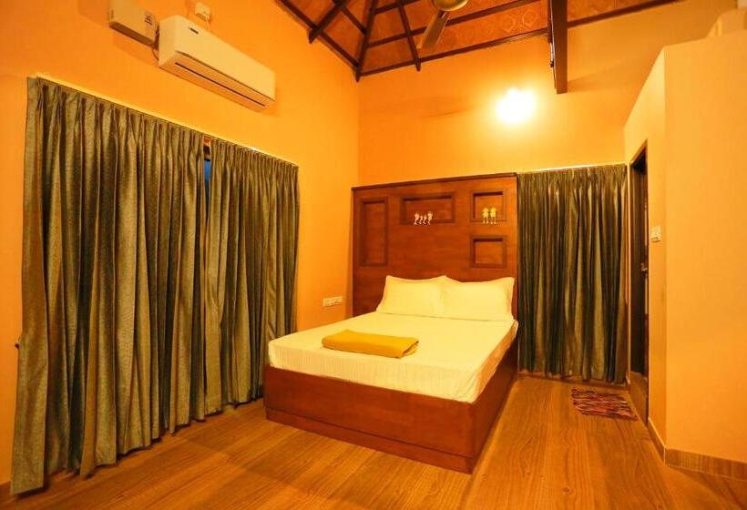 标准间带山景, Selvamathi Farm Resorts