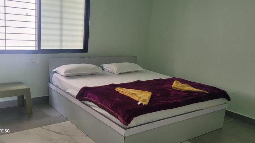 Chambre Quadruple Supérieure, Greenstone Resort Hampi