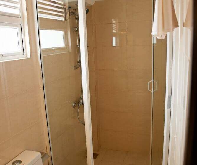 Habitación Deluxe, Ceylon City Hotel, Colombo