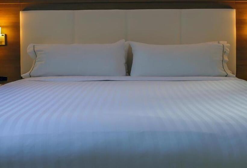 Номер Стандарт, Holiday Inn Express & Suites Miami Airport East, An Ihg