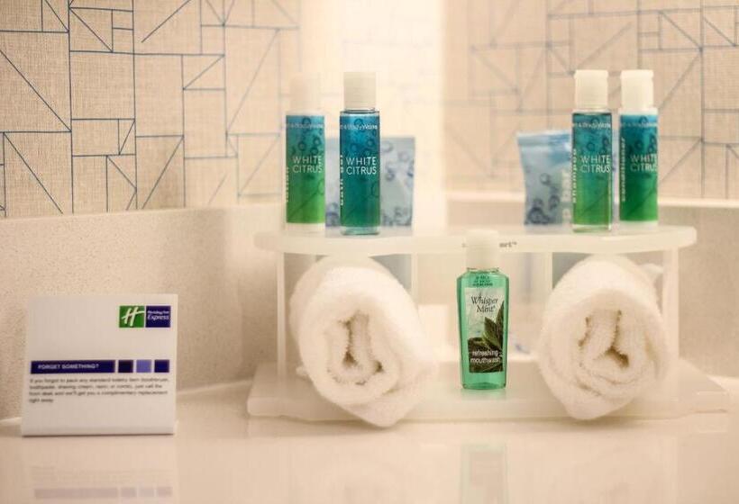 适合残疾人使用的标准间, Holiday Inn Express & Suites Miami Airport East, An Ihg