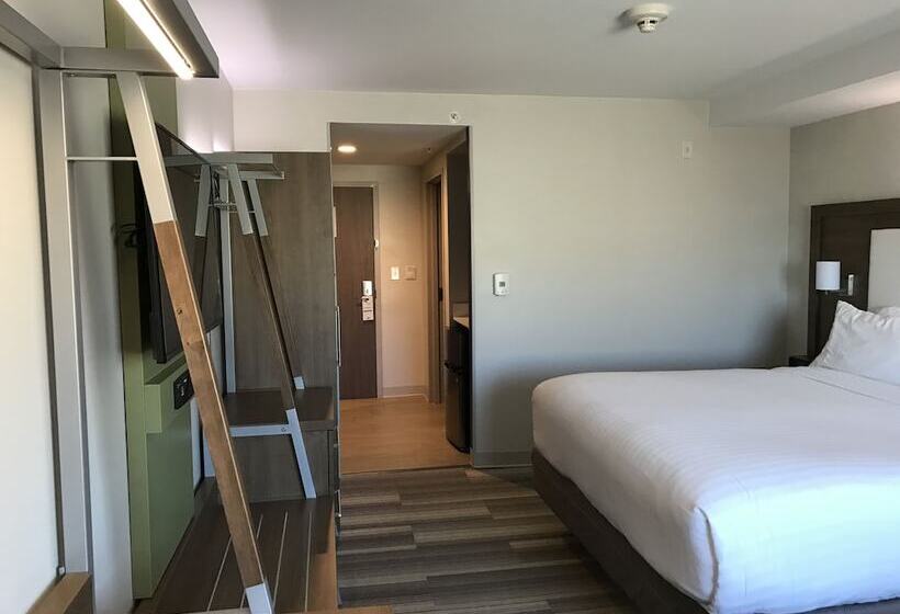 Номер Стандарт, Holiday Inn Express & Suites Miami Airport East, An Ihg
