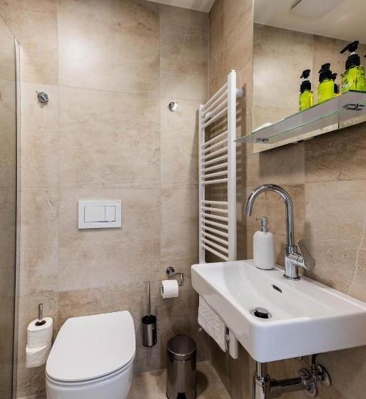 اتاق استاندارد سه نفره, Pension Chmelnice
