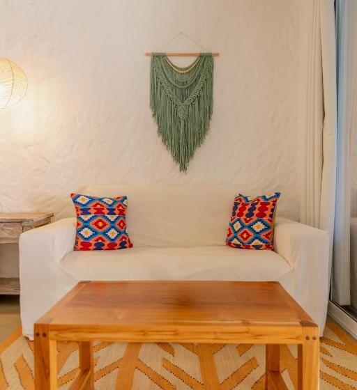 اتاق لوکس, Bora Bora Beach Club