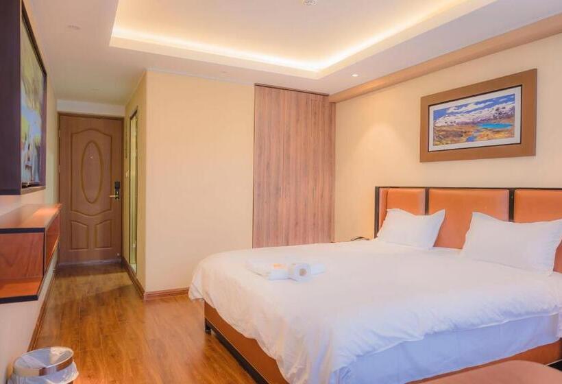 اتاق استاندارد یک نفره, R&n Shullkas Suites