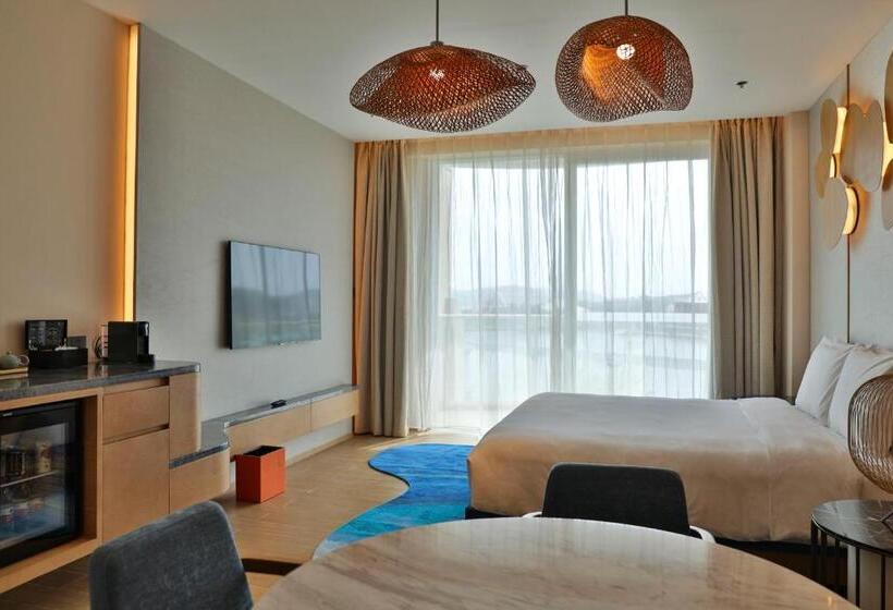 Люкс Семейный 2 Спальни, Hyatt Regency Hainan Ocean Paradise Resort