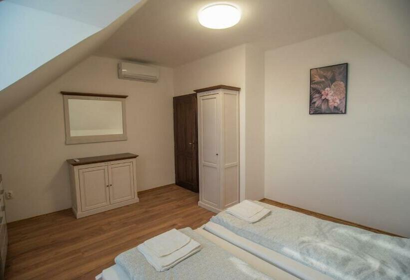 اتاق استاندارد, Reneszánsz Vendégház