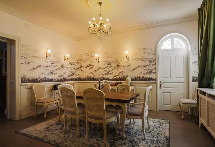 ویلای سوپریور 1 خوابه, Vilegiatura/florica Socolescu Villa