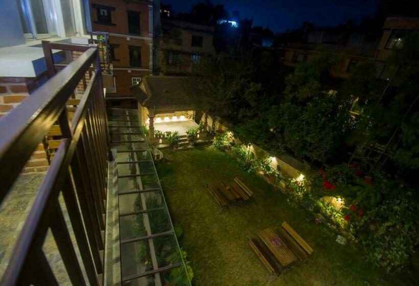 اتاق استاندارد با چشم‌انداز باغ, Yalamul Garden